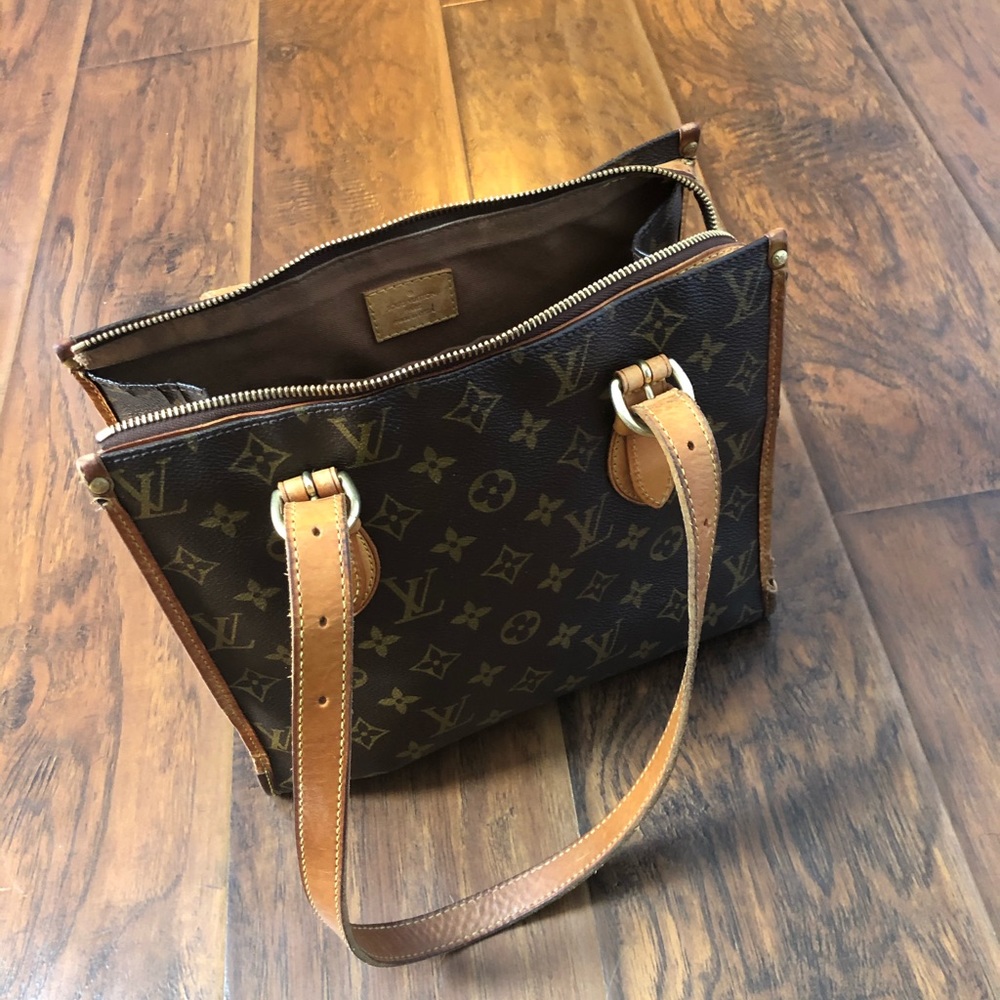 Louis Vuitton purse